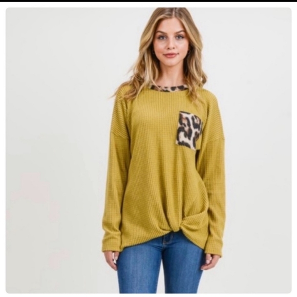 🔥$5🔥WAFFLE TOP W/LEOPARD POCKET & TWISTED HEM - Picture 3 of 6